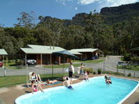 Halls Gap Log Cabins - Accommodation Sunshine Coast 3