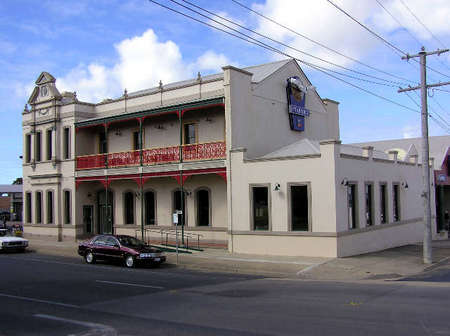 Mitchell River Tavern - Accommodation Sunshine Coast 0
