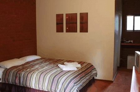 The Snowline Hotel - Accommodation Sunshine Coast 1