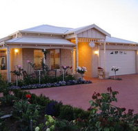 Sussex on Willis Cove Bed and Breakfast - Accommodation Sunshine Coast