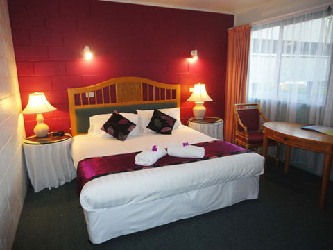 Town Palms Motel - Accommodation Sunshine Coast 1
