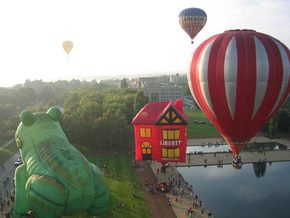 Balloon Safari - Accommodation Sunshine Coast 2