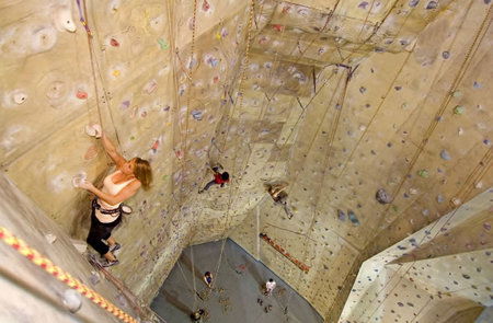 Cliffhanger Climbing Gym - Accommodation Sunshine Coast 3