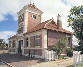 Merredin Town Hall - Accommodation Sunshine Coast 0