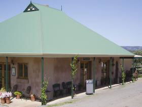 Lloyd Brothers Wine & Olive Company - McLaren Vale - Accommodation Sunshine Coast 0
