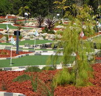 18 Hole Mini Golf - Club Husky - Accommodation Sunshine Coast