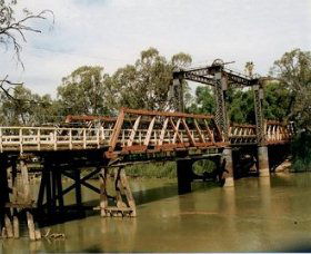 Swan Hill - Murray River Road Bridge - Accommodation Sunshine Coast 0
