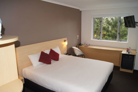 Ibis Sydney Olympic Park - Accommodation Sunshine Coast 1