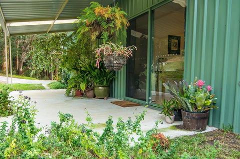 Karrak Reach Forest Retreat - Accommodation Sunshine Coast 3