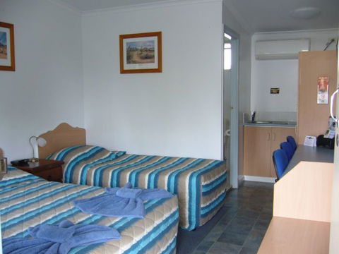 Kings Motor Inn And Steakhouse - Accommodation Sunshine Coast 3