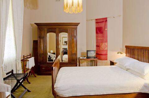 Imperial Fine Accommodation - Accommodation Sunshine Coast 2