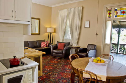 Imperial Fine Accommodation - Accommodation Sunshine Coast 3