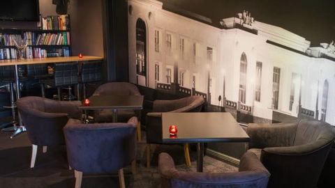 Polit Bar - Accommodation Sunshine Coast 0