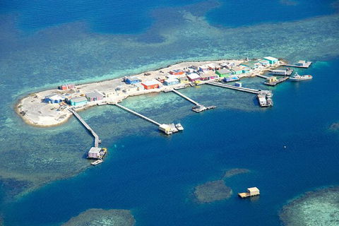 Abrolhos Islands Fixed-Wing Scenic Flight - Accommodation Sunshine Coast 5