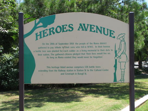 War Memorial And Heroes Avenue, Roma - Accommodation Sunshine Coast 2
