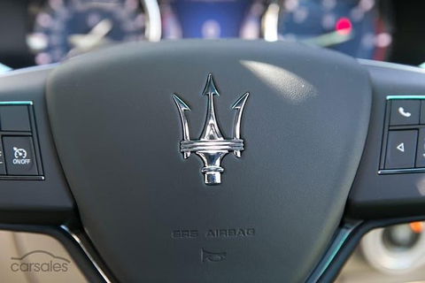 Maserati Quattroporte Limousine Transfer Cairns Airport To City - Accommodation Sunshine Coast 3