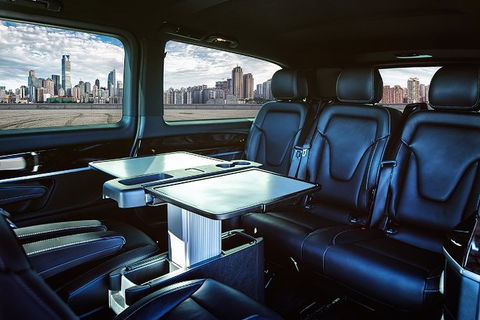 Brisbane Airport Transfers : Brisbane Airport BNE To Brisbane In Luxury Van - Accommodation Sunshine Coast 1
