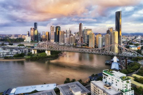 Brisbane Airport Transfers : Brisbane Airport BNE To Brisbane In Luxury Van - Accommodation Sunshine Coast 4