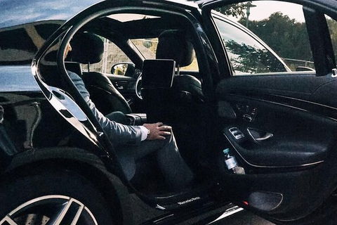 Departure Private Transfers: Adelaide To Adelaide Airport ADL In Business Car - Accommodation Sunshine Coast 4