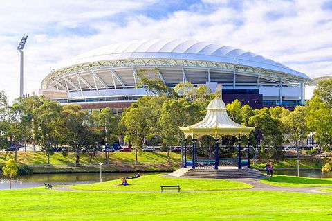 Departure Private Transfers: Adelaide To Adelaide Airport ADL In Business Car - Accommodation Sunshine Coast 8