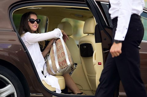 Melbourne Airport (MEB) To City Center To Airport - Private Transfer - Accommodation Sunshine Coast 1