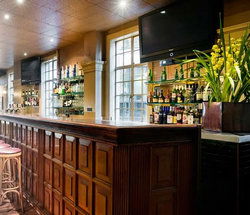 Grand Hotel - Accommodation Sunshine Coast 0