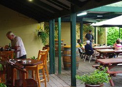 Bird In Hand Inn - Accommodation Sunshine Coast 0