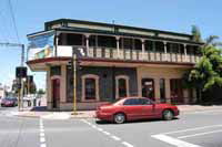 Holdfast Hotel - Accommodation Sunshine Coast 1