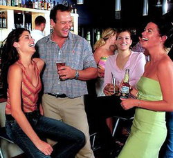 Daveys Hotel - Accommodation Sunshine Coast 1