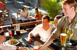 Mona Vale Hotel - Accommodation Sunshine Coast 1