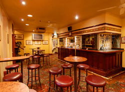 Fortune Of War Hotel - Accommodation Sunshine Coast 2