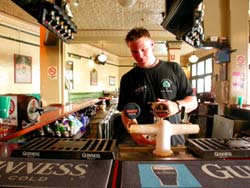 Mercantile Hotel - Accommodation Sunshine Coast 2