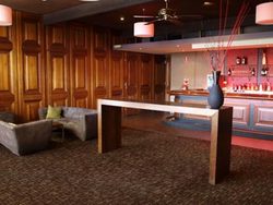 Daveys Hotel - Accommodation Sunshine Coast 2
