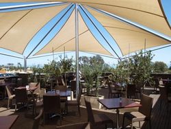 Daveys Hotel - Accommodation Sunshine Coast 3
