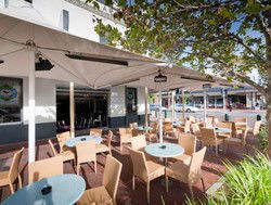 Arab Steed Hotel - Accommodation Sunshine Coast 1