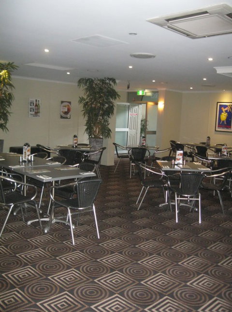 Cleveland Tavern - Accommodation Sunshine Coast 6
