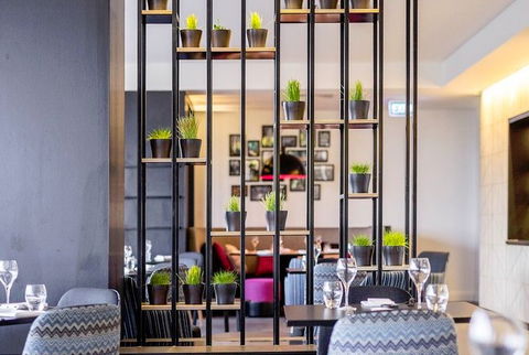 MRepublic Restaurant, Bar And Lounge - Accommodation Sunshine Coast 3