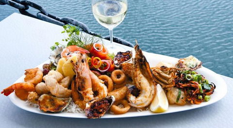 Omeros Bros Seafood Restaurant - Accommodation Sunshine Coast 2