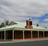 Huntington Tavern - Accommodation Sunshine Coast
