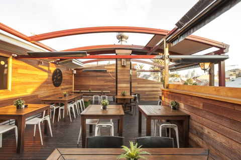 The Fox Hotel - Accommodation Sunshine Coast 5