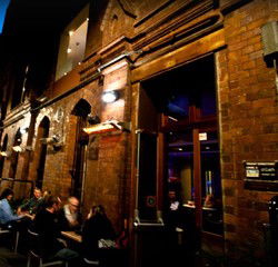 Albion Place Hotel - Accommodation Sunshine Coast 3