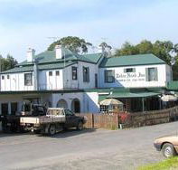 Robin Hood Hotel - Accommodation Sunshine Coast