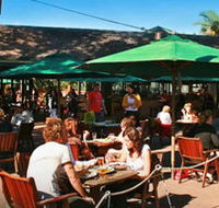 The Beach Hotel - Accommodation Sunshine Coast