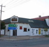 Black Lion Inn Hotel - Accommodation Sunshine Coast