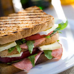 Royal Hotel Sunbury - Accommodation Sunshine Coast 1
