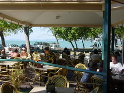 Apres Beach Bar & Grill - Palm Cove - Accommodation Sunshine Coast 2