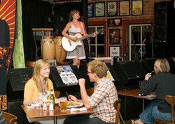 Settlers Tavern - Accommodation Sunshine Coast 3