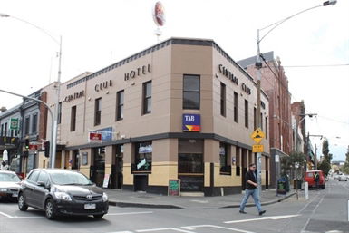 Central Club Hotel - Accommodation Sunshine Coast 0