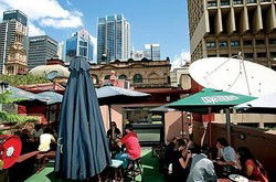 Hotel Sweeneys - Accommodation Sunshine Coast 0