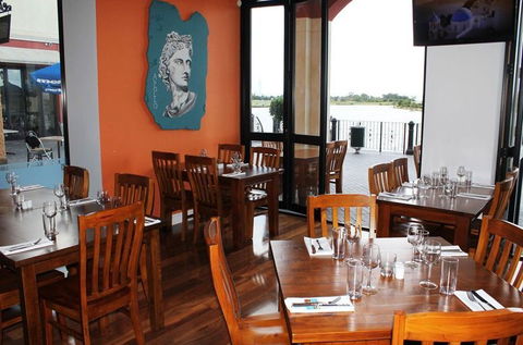 Athenia Restaurant & Bar - Accommodation Sunshine Coast 2